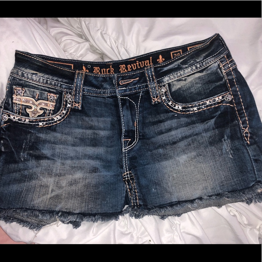 Rock revival shorts 💛💛